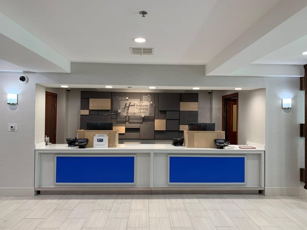 Images Holiday Inn Express & Suites Woodland Hills by IHG