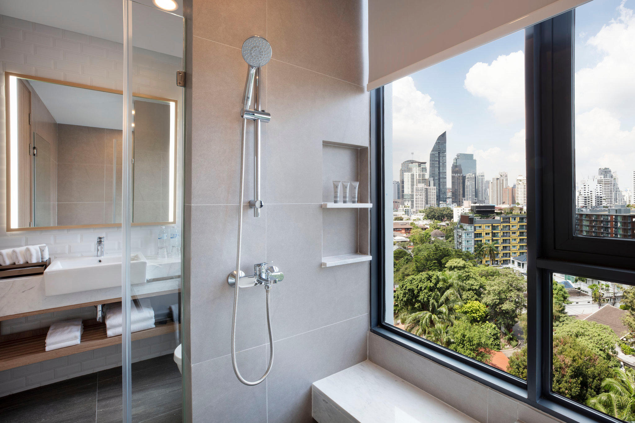 Staybridge Suites Bangkok Thonglor by IHG