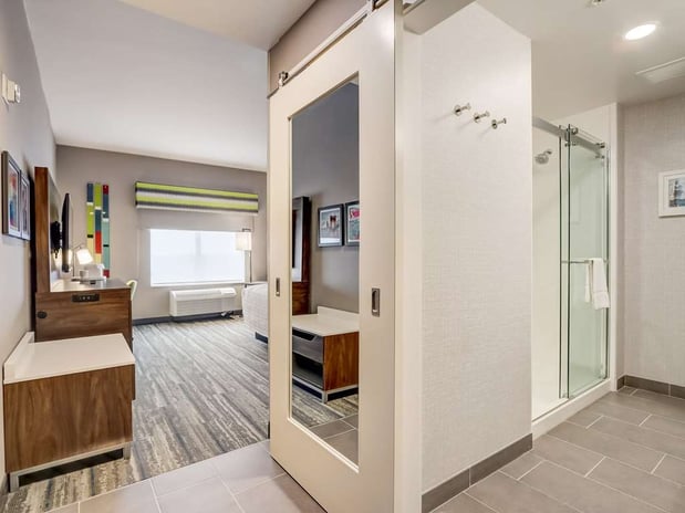 Images Hampton Inn and Suites by Hilton Cincinnati Midtown Rookwood