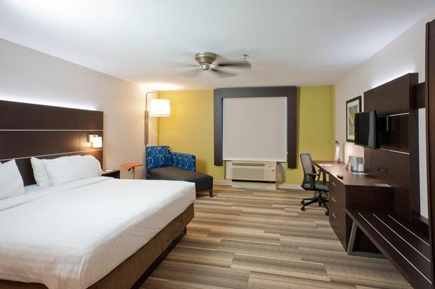 Images Holiday Inn Express & Suites Scott-Lafayette West, an IHG Hotel