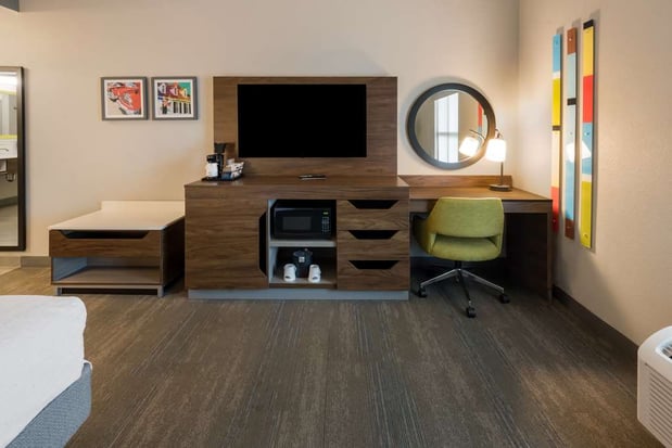 Images Hampton Inn & Suites Fredericksburg-at Celebrate Virginia