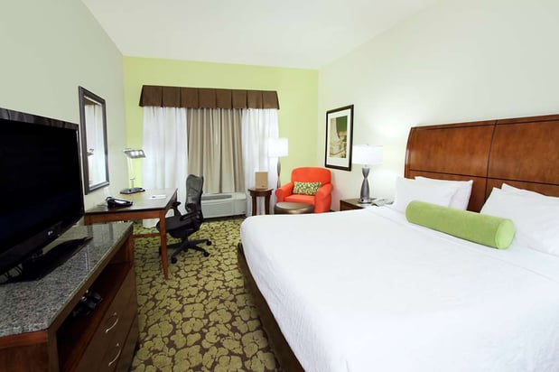 Images Hilton Garden Inn Calabasas