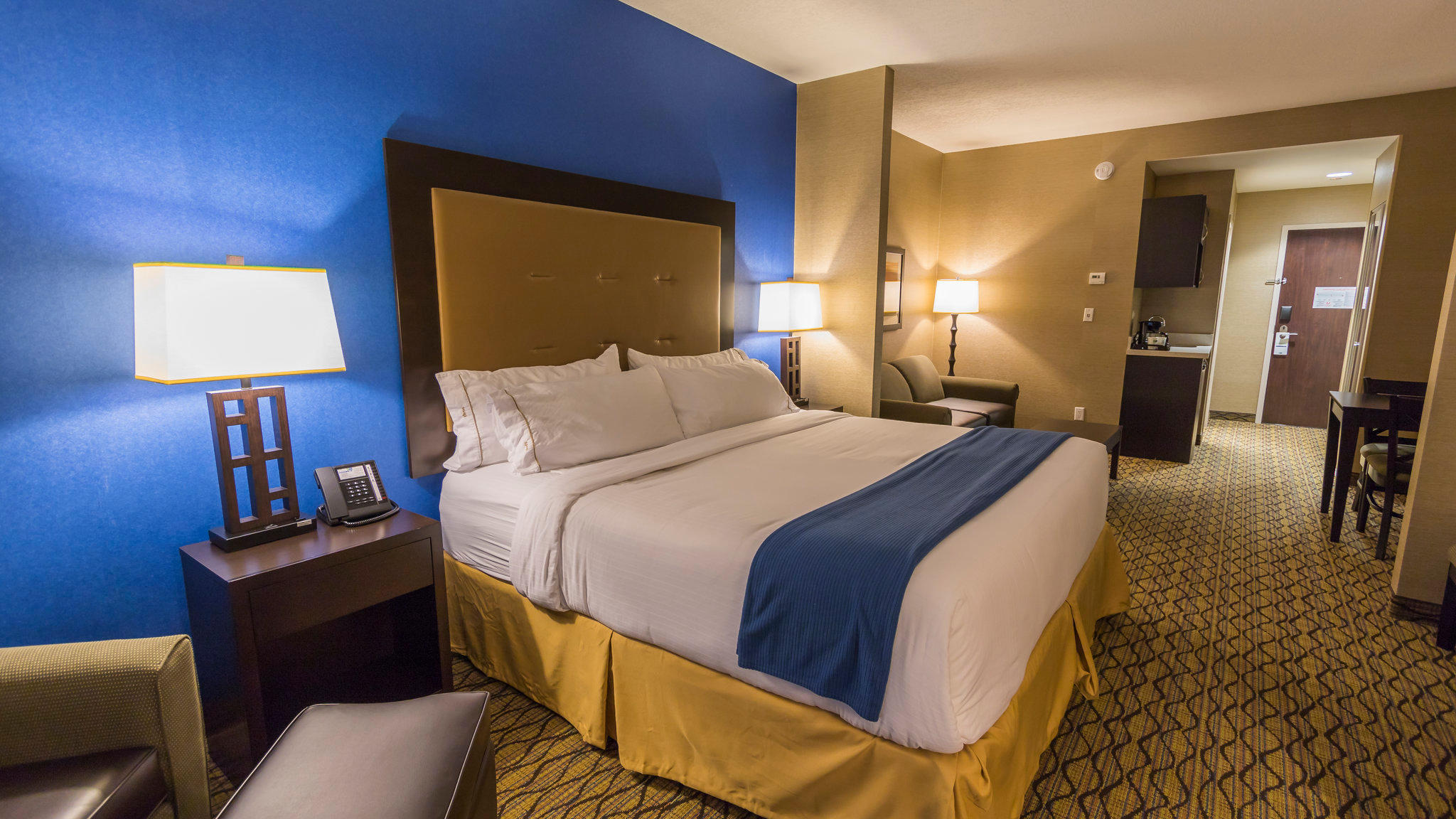 Holiday Inn Express & Suites Thunder Bay, an IHG Hotel Thunder Bay (807)346-0220
