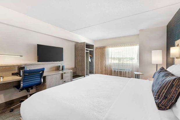 Images Best Western Plus Landmark Inn