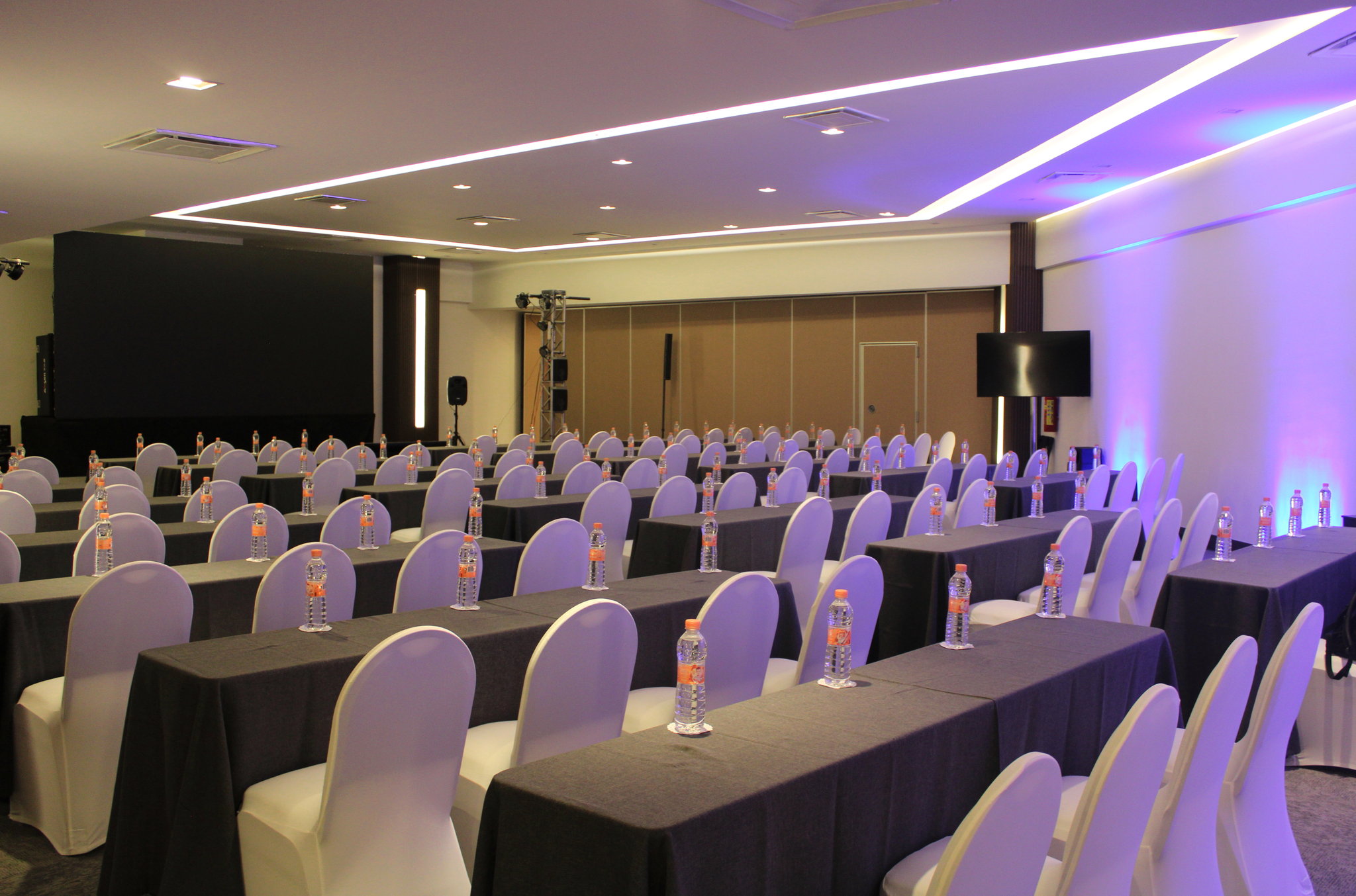 Images Holiday Inn Mexico Dali Airport by IHG
