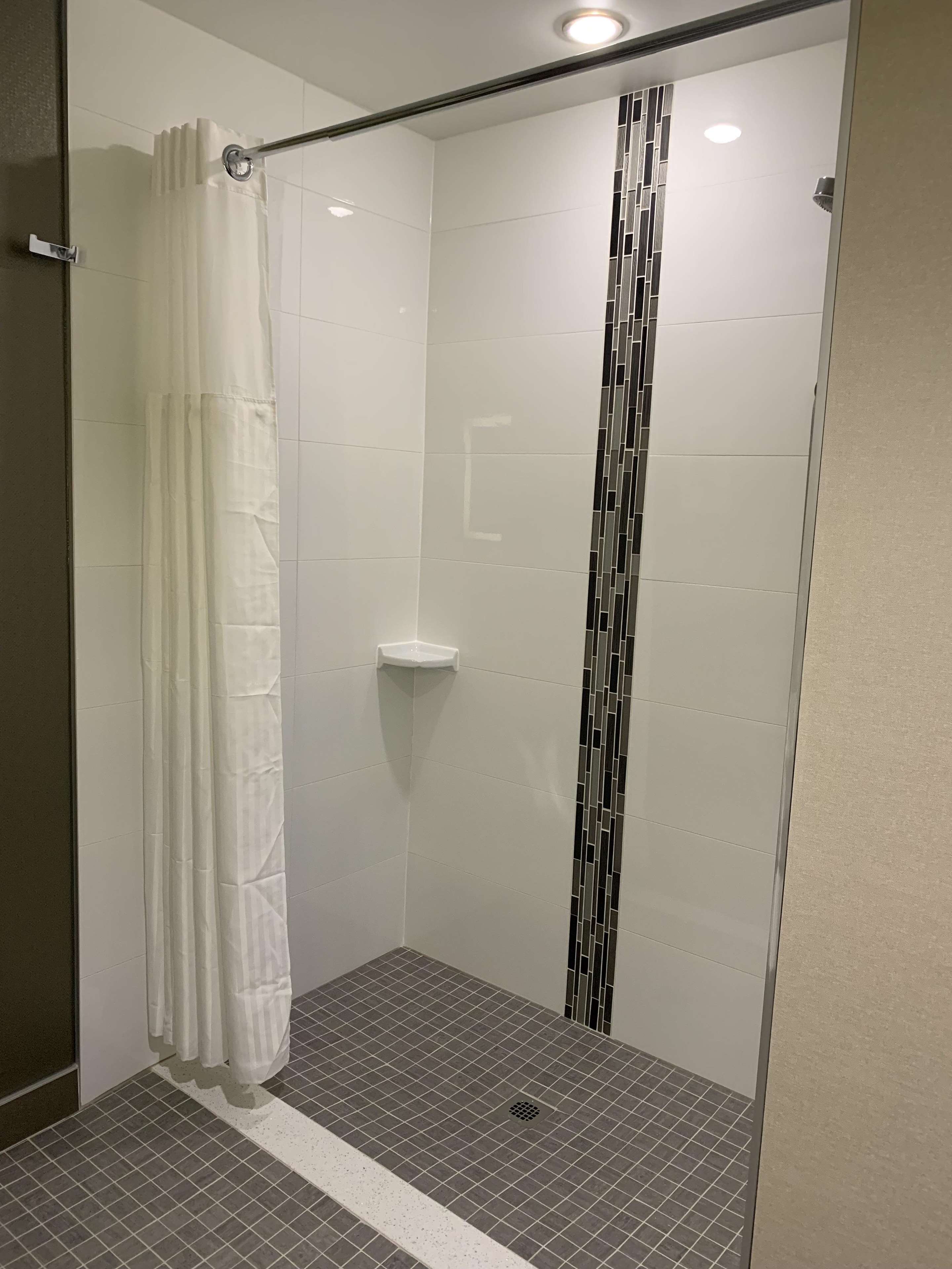Accessible Room Bathroom with Roll-in Shower Best Western Plus Hinton Inn & Suites Hinton (780)817-7000