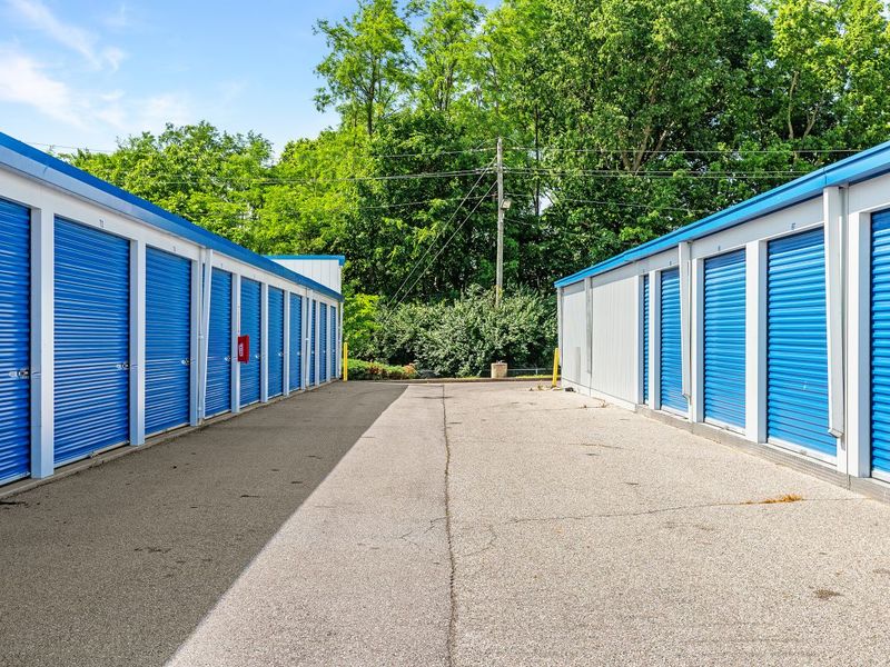 Exterior Units - Storage Express at 2950 S Lynhurst Dr, Indianapolis, IN 46241 