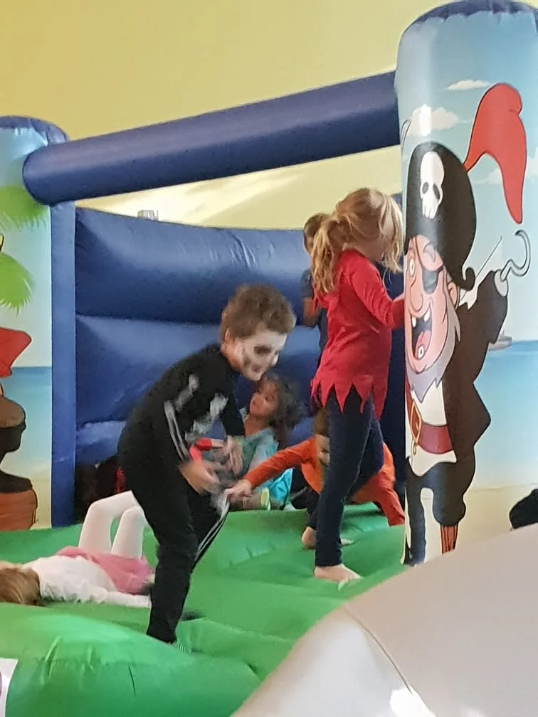 Images Top Banana Bouncy Castles