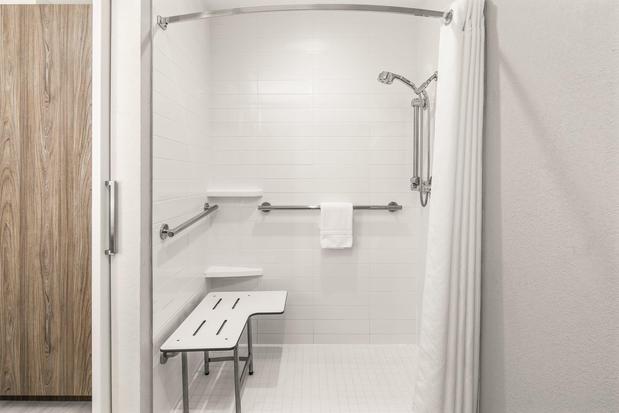 Images Crowne Plaza Orlando - Lake Buena Vista by IHG