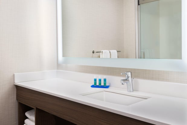Images Holiday Inn Express & Suites Columbus Airport East by IHG