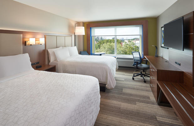 Images Holiday Inn Express & Suites Doral - Miami by IHG