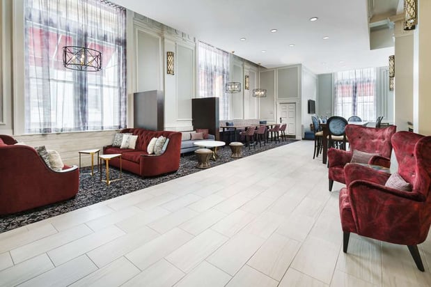 Images Hampton Inn & Suites Baltimore Inner Harbor