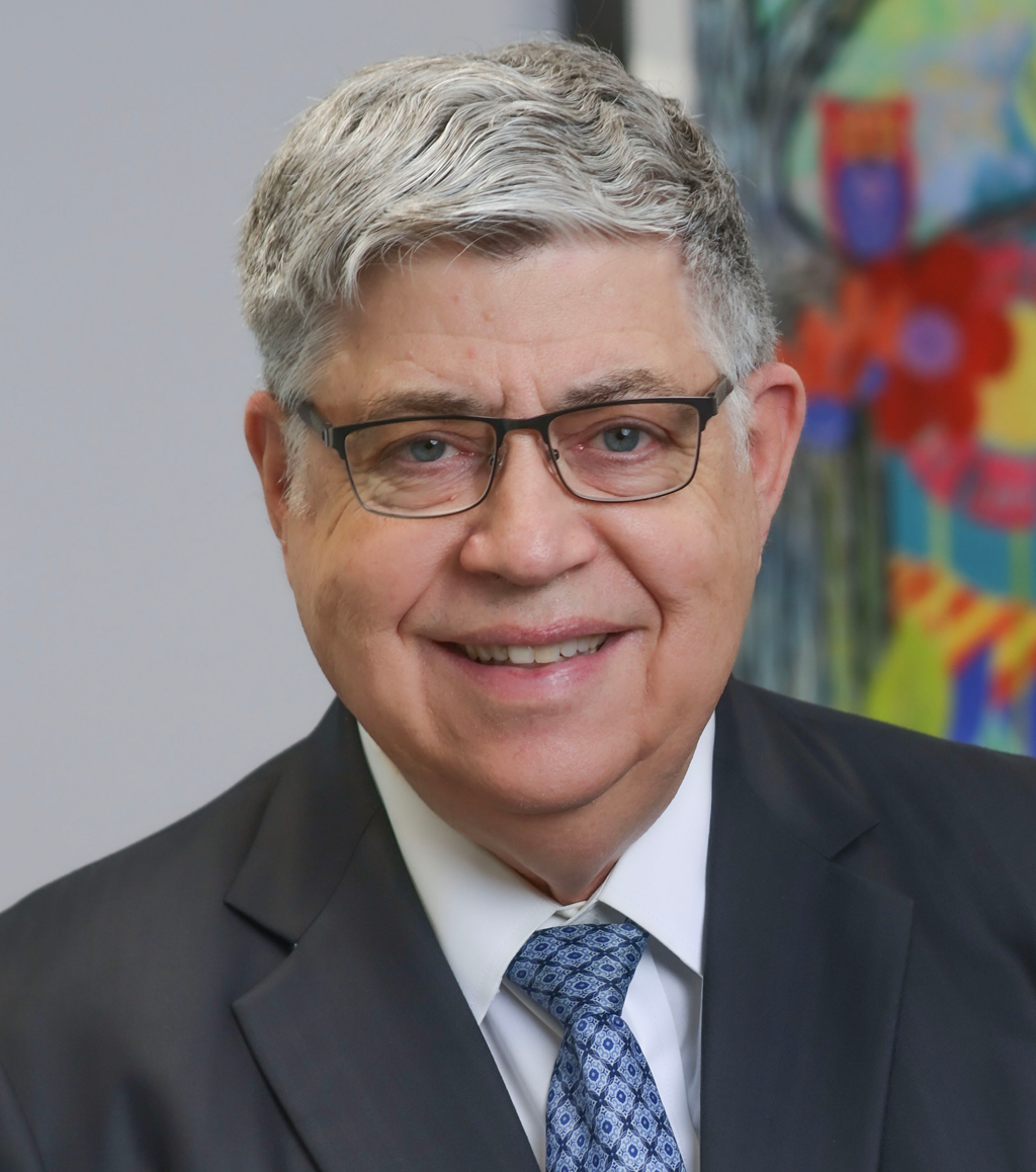 Headshot of Dr. Larry Reaves