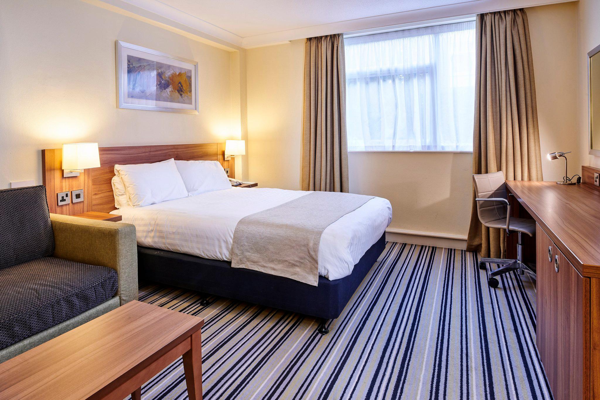 Holiday Inn Swindon, an IHG Hotel Swindon 03333 209353