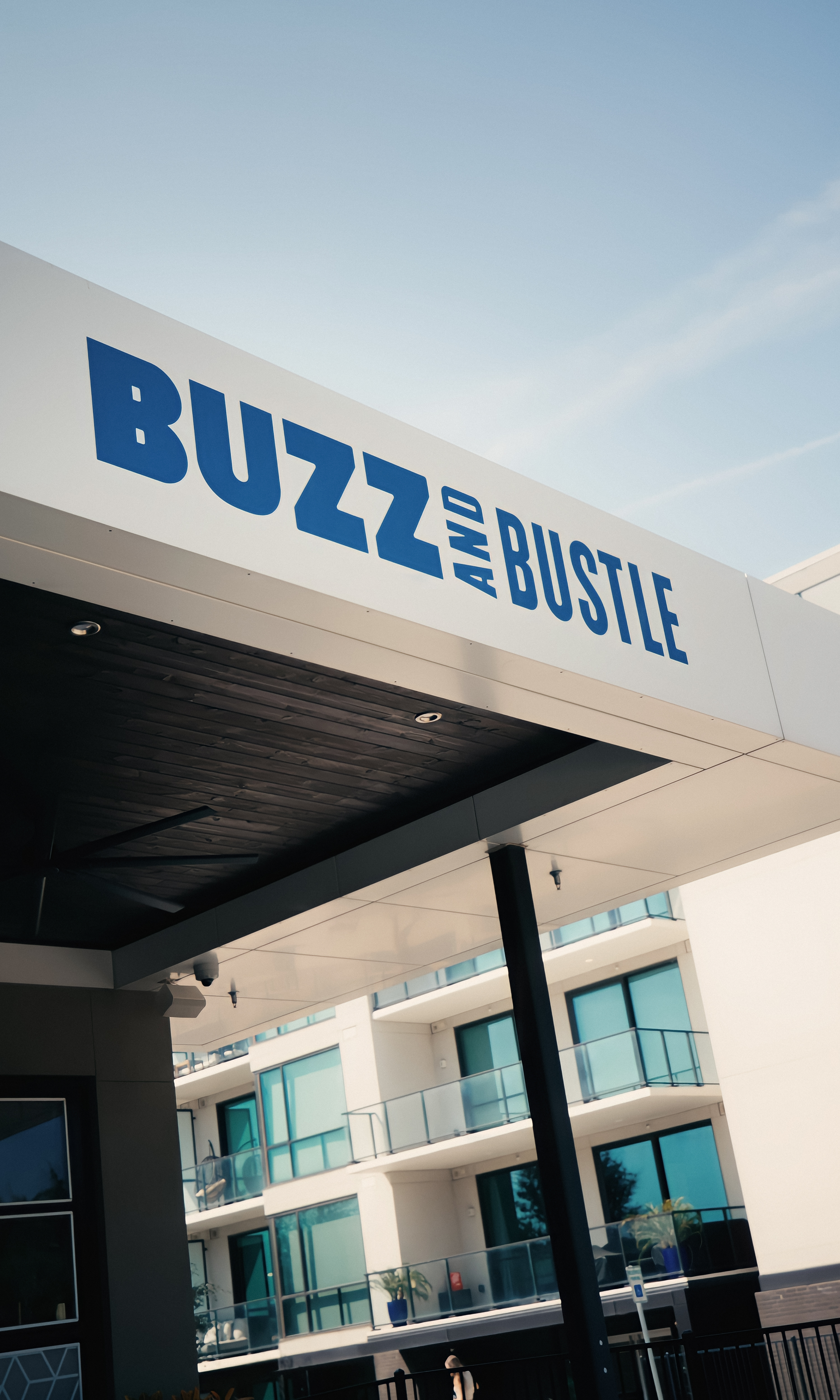 Welcoming caf&eacute; atmosphere at Buzz & Bustle in The Village Dallas.