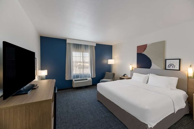 Images Spark by Hilton Midland South