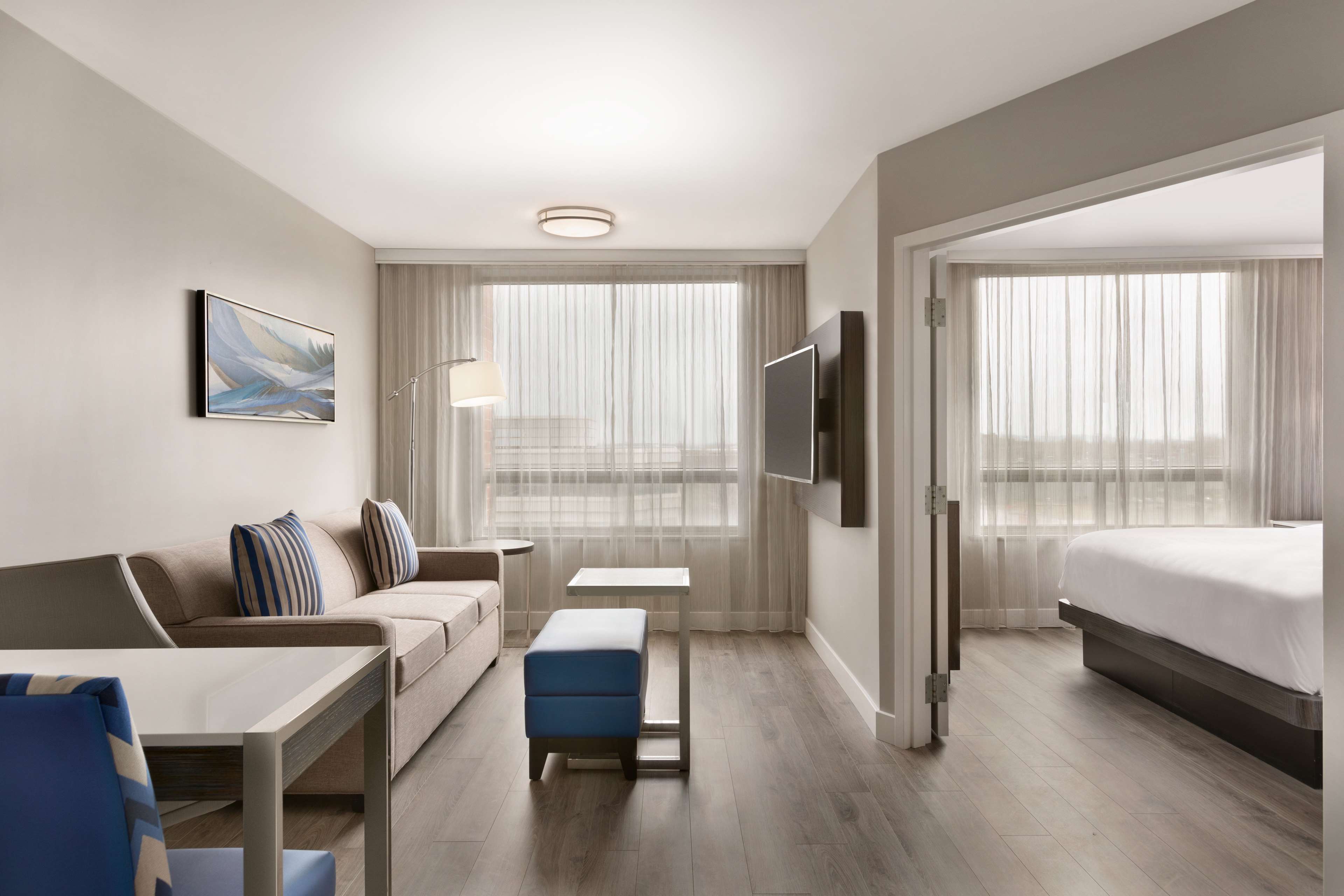 Hotel in QC Pointe-Claire H9R 1B9 Embassy Suites by Hilton Montreal Airport 6300 Transcanada Highway (514)426-5060