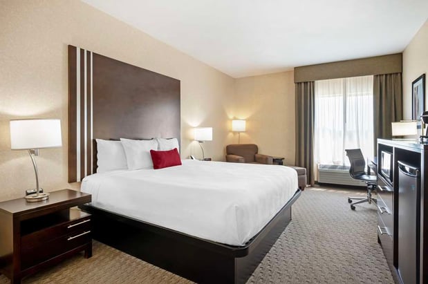 Images Best Western Plus Howe Inn