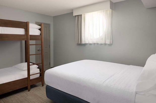 Images Hampton Inn & Suites Myrtle Beach/Oceanfront