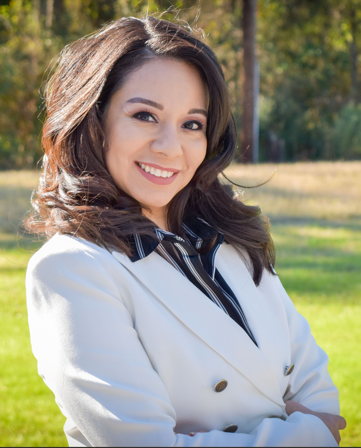 Anita Mendoza headshot