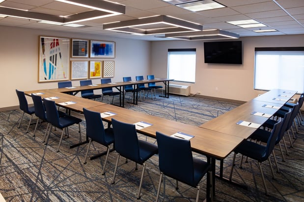 Images Holiday Inn Express & Suites Wichita Airport by IHG