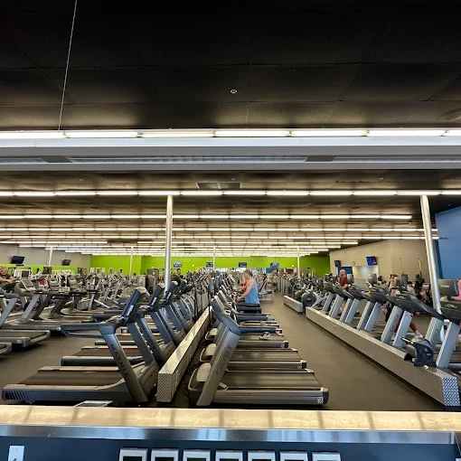 10GYM Owasso is your affordable fitness center in Owasso, OK. Open 24/7 with premium equipment, group fitness, tanning, hydromassage, Kids Fun Zone childcare, and personal training.