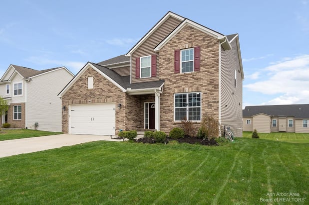 Images Daniel DeCapua, Realtor - The Spotlight Real Estate Team - Ann Arbor / Brighton
