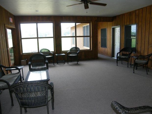 Images Redwood Inn & Suites