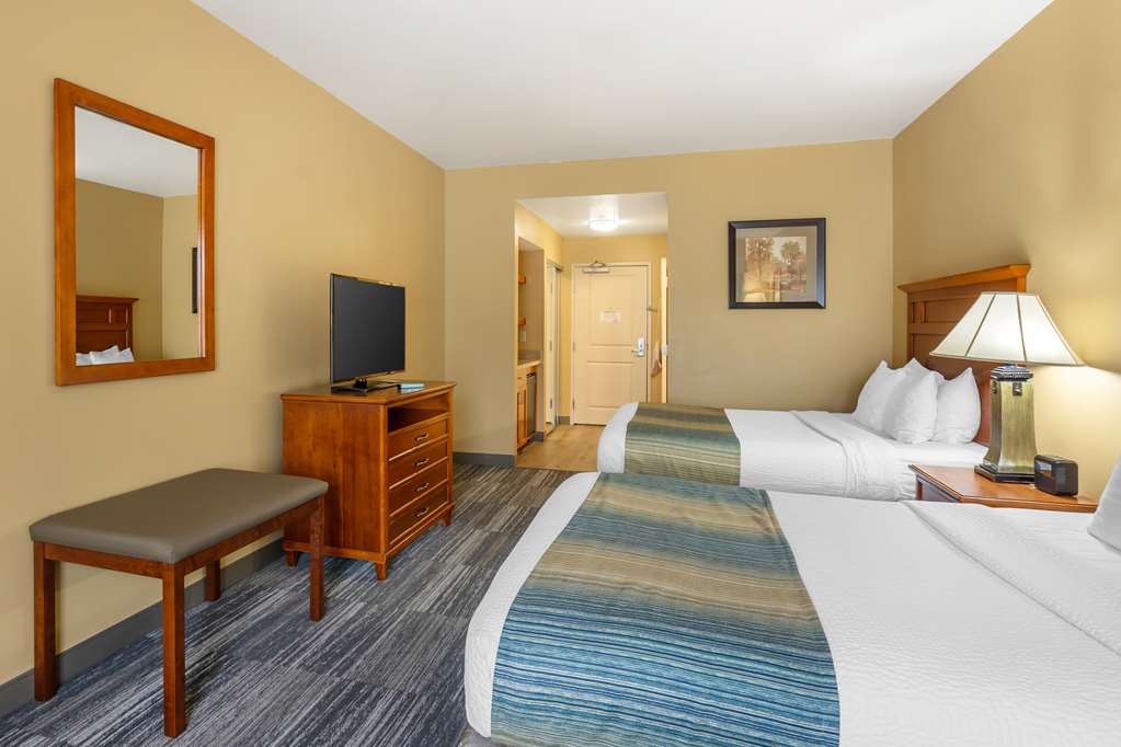 2 Queen Bed Room