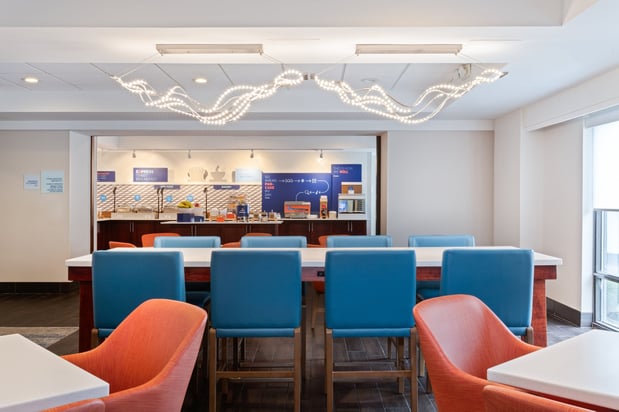 Images Holiday Inn Express & Suites Cincinnati Riverfront by IHG
