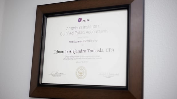 Images Edward Touceda, CPA