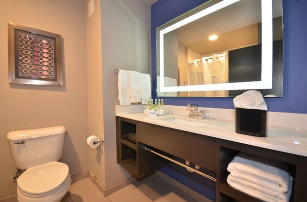 Images Holiday Inn Express & Suites Oklahoma City Mid - Arpt Area by IHG