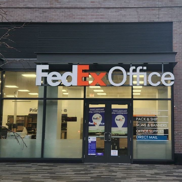 Exterior photo of FedEx Office location at 1114 N Wells St\t Print quickly and easily in the self-service area at the FedEx Office location 1114 N Wells St from email, USB, or the cloud\t FedEx Office Print & Go near 1114 N Wells St\t Shipping boxes and packing services available at FedEx Office 1114 N Wells St\t Get banners, signs, posters and prints at FedEx Office 1114 N Wells St\t Full service printing and packing at FedEx Office 1114 N Wells St\t Drop off FedEx packages near 1114 N Wells St\t FedEx shipping near 1114 N Wells St