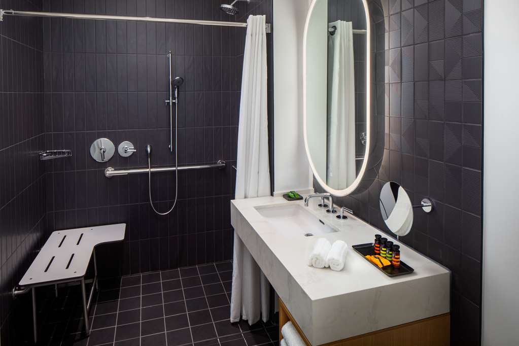 Guest room bath