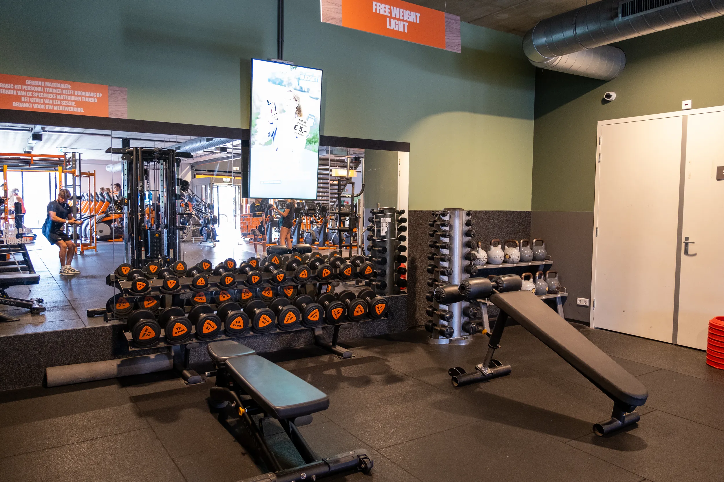 Foto's Basic-Fit 24/7