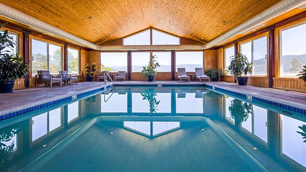 Indoor Pool / Hot Tub 