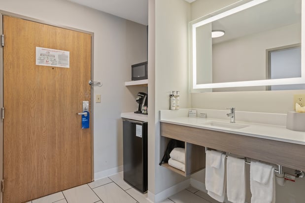 Images Holiday Inn Express & Suites Torrington by IHG