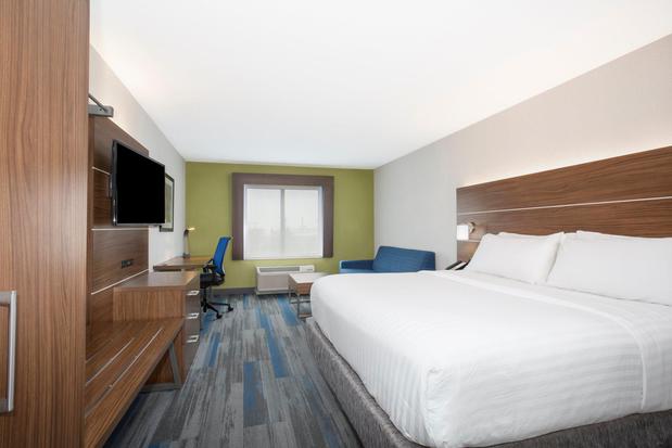 Images Holiday Inn Express Kansas City - at the Legends by IHG