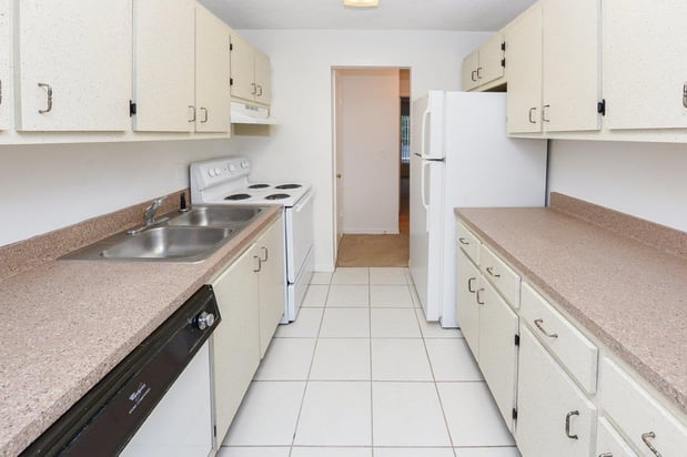 Images Reserve at Lake Pointe Apartment Homes