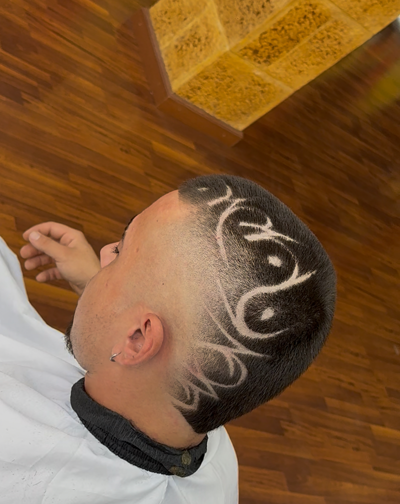 Images KAWS BARBERIA & BEAUTY STUDIO