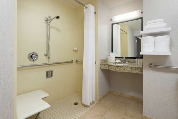 Images Hampton Inn & Suites National Harbor/Alexandria Area