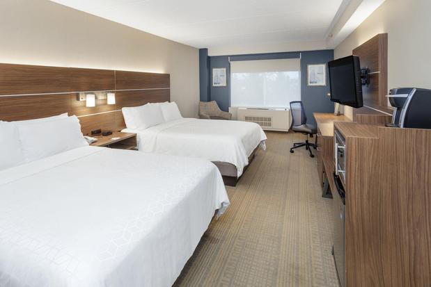 Images Holiday Inn Express & Suites Long Island-East End, an IHG Hotel