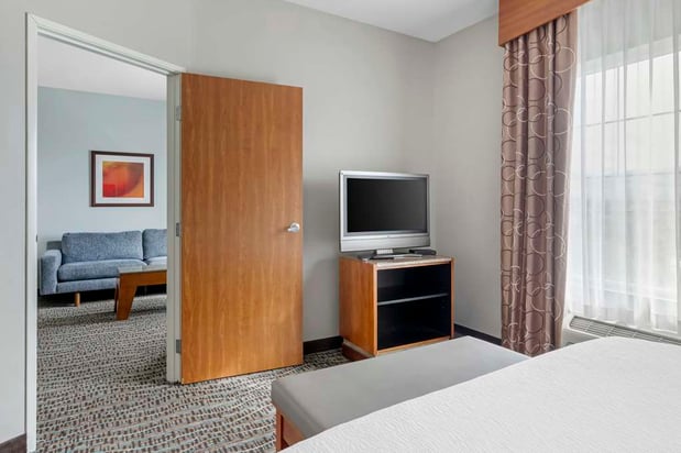 Images Best Western Plus Peppertree Inn at Omak