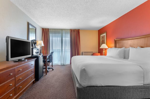 Images Holiday Inn Express Chicago-Downers Grove by IHG