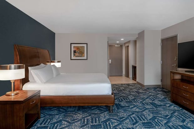 Images Hilton Garden Inn Burlington Downtown