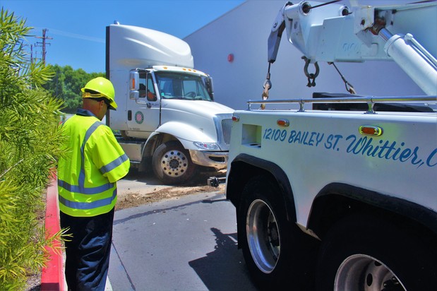 Images Bob & Dave's Towing