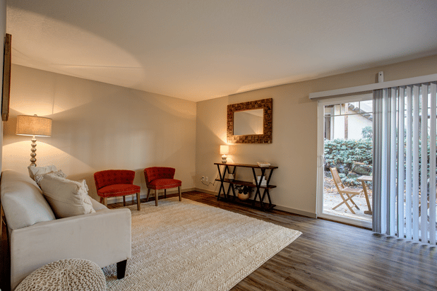 Images Commons at Redwood Creek Apartments
