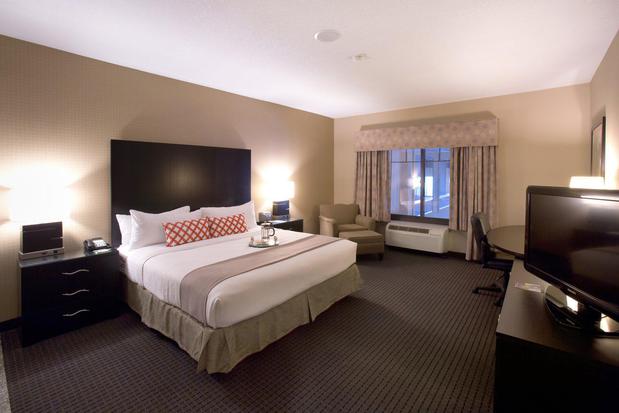 Images Holiday Inn & Suites St. Paul NE - Lake Elmo, an IHG Hotel