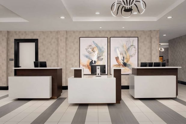 Images Embassy Suites by Hilton    La Quinta Hotel & Spa