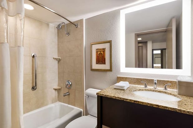 Images DoubleTree by Hilton Hotel New Orleans Airport